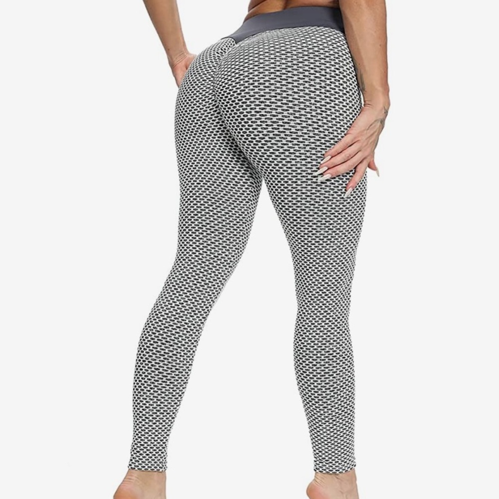 High-Rise Textured Scrunch Butt Leggings NWOT